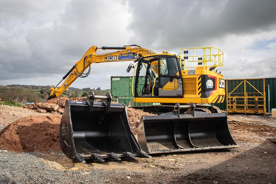 Eagle Plant brings large plant machinery to Mid Devon